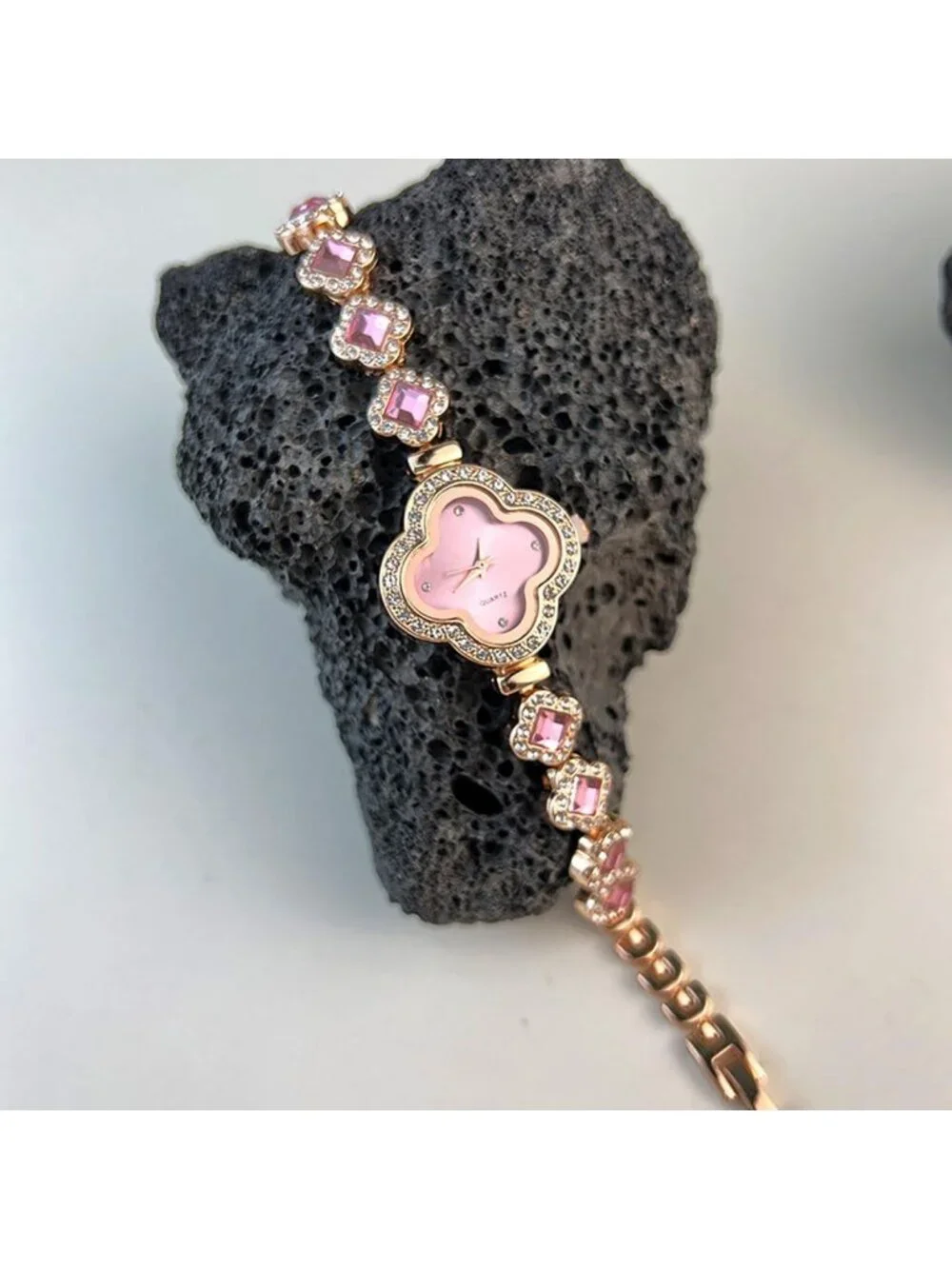 Women's Pink Diamond Bracelet Fashion Dress Quartz Luxury Elegant Wrist Watch